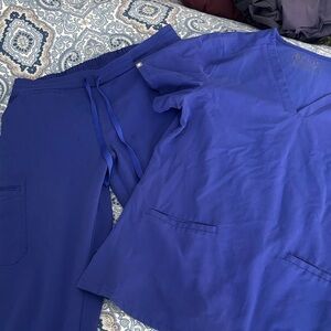 Figs Royal purple scrub set